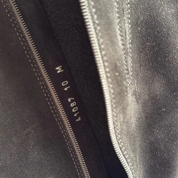 La Canadienne Elegant Black Knee-High Women's Boots - Picture 8 of 10